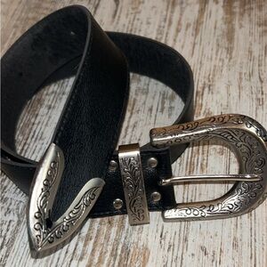Black leather belt with silver buckle #leather #buckle
